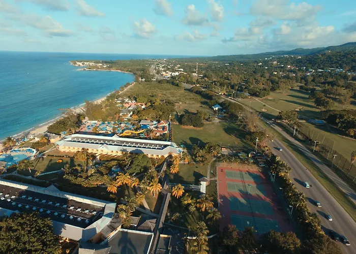 Little Savoy New Runaway Bay